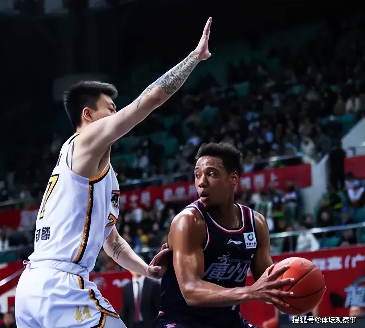 冲刺阶段CBA季后赛焦点战，布鲁克林篮网临场应变，态度坚定，球探报告显示潜力